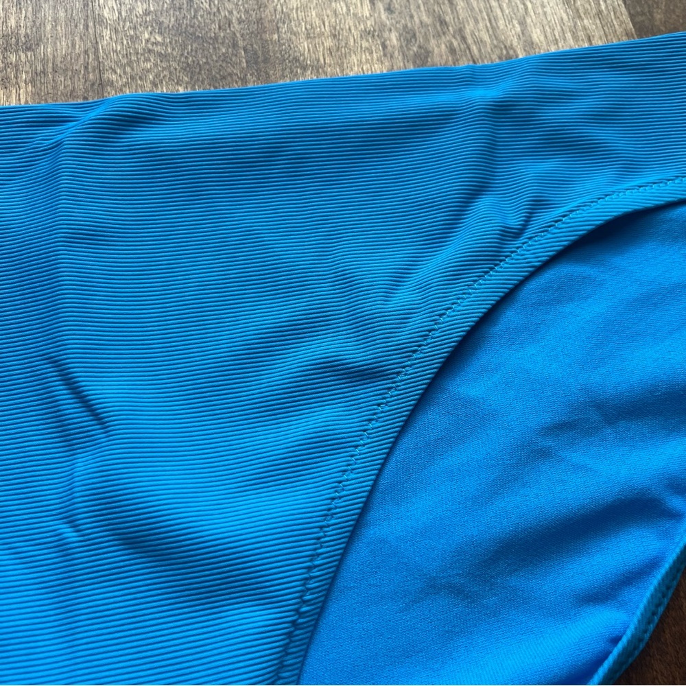 Athleta Ribbed Cloudbreak Mid Rise Bikini Bottom - Picture 3 of 10